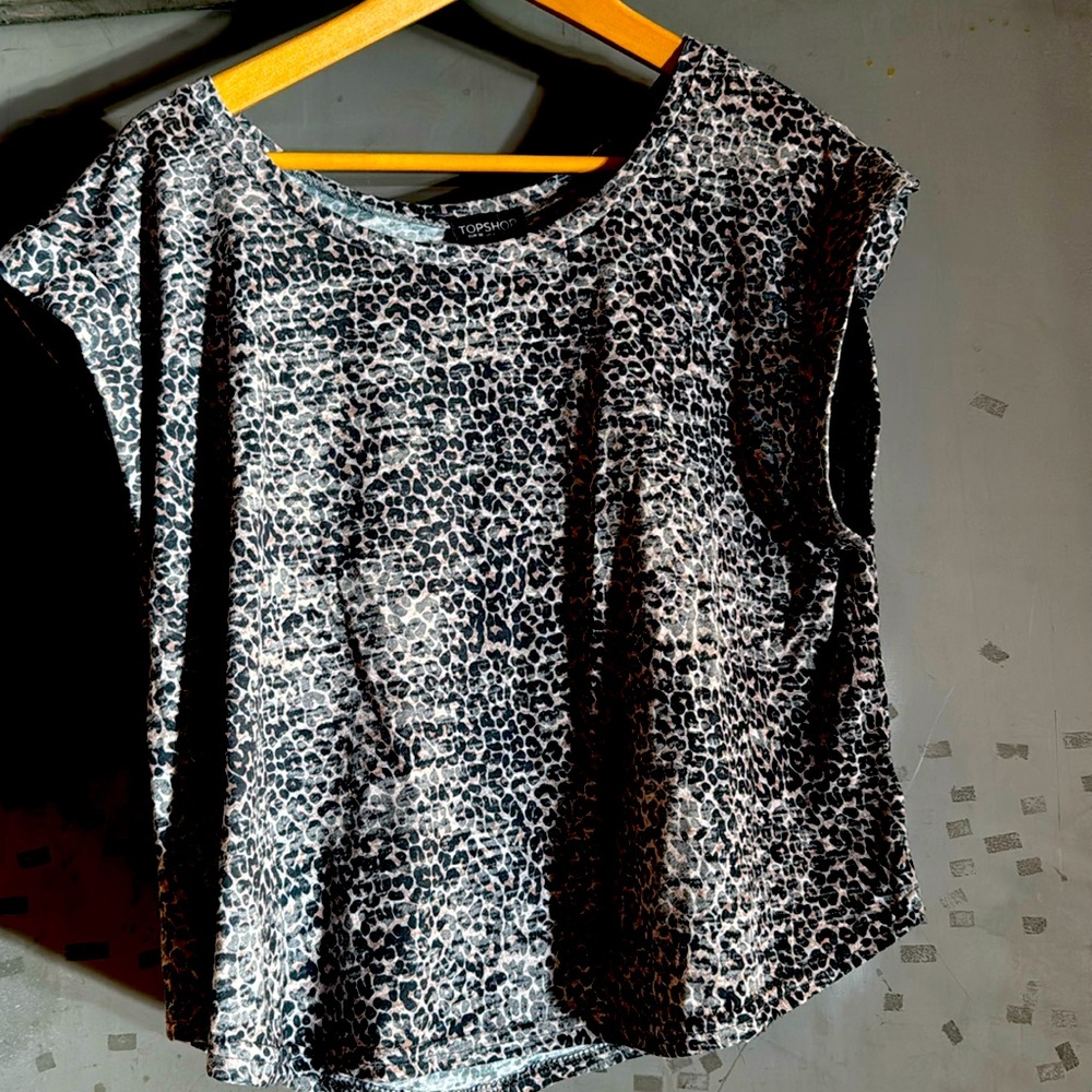 Leopard print boxy short t-shirt